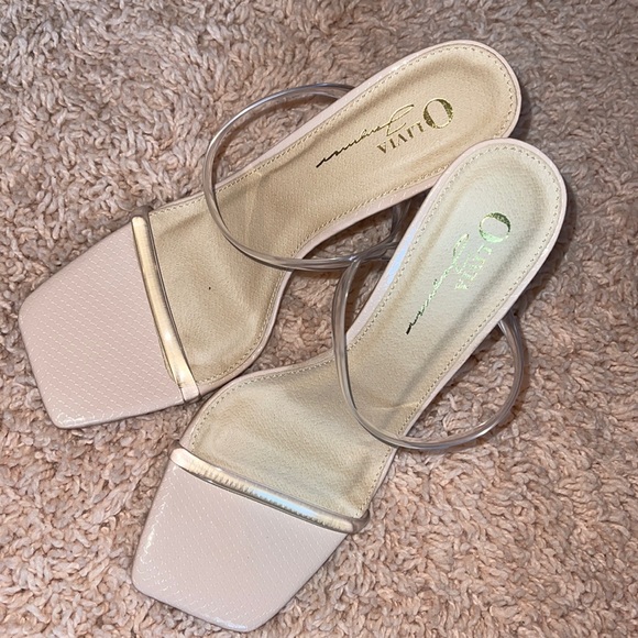 Nude Heels - Picture 1 of 2